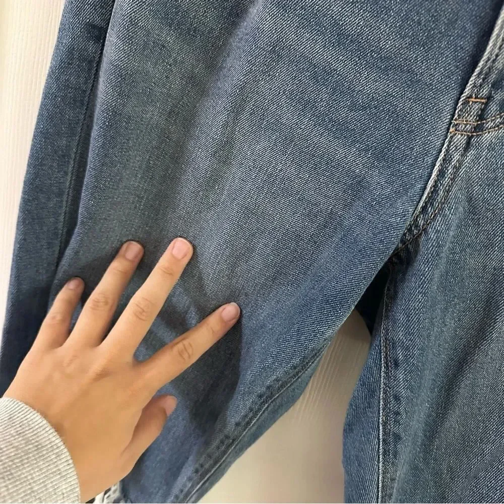 American Eagle Distressed Mom Jean Women’s Size 6